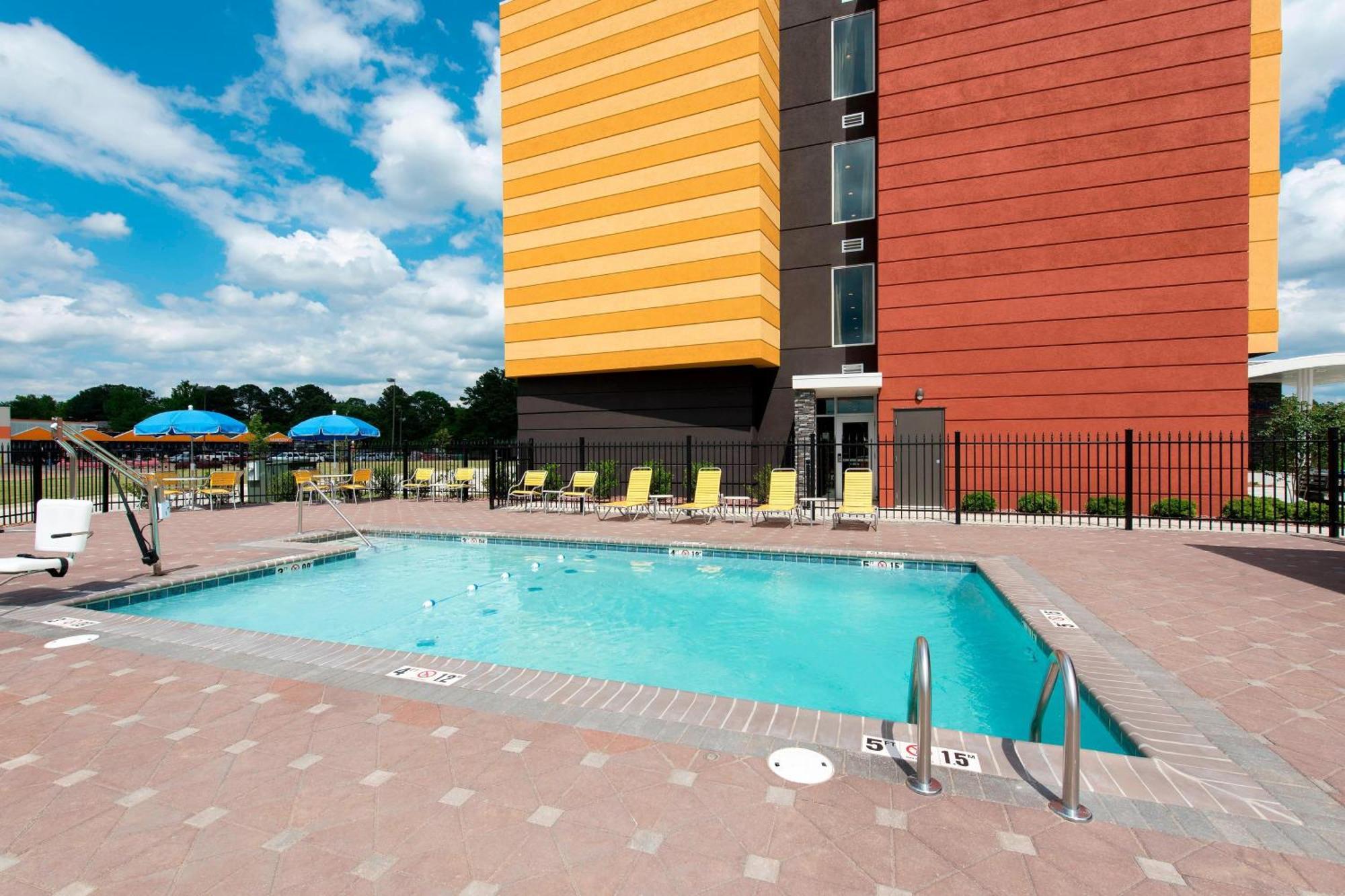 Fairfield Inn & Suites By Marriott Jackson Clinton Exterior photo
